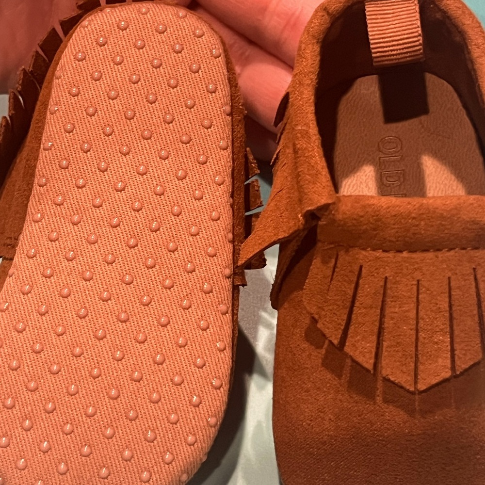 Old Navy Brown Moccasins Size 3-6